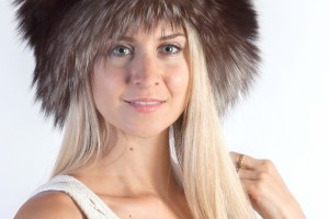 Il cappello di volpe argentata. Il colbacco di pelliccia piu’ amato dalle donne.